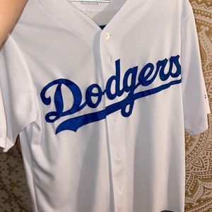 Dodger top